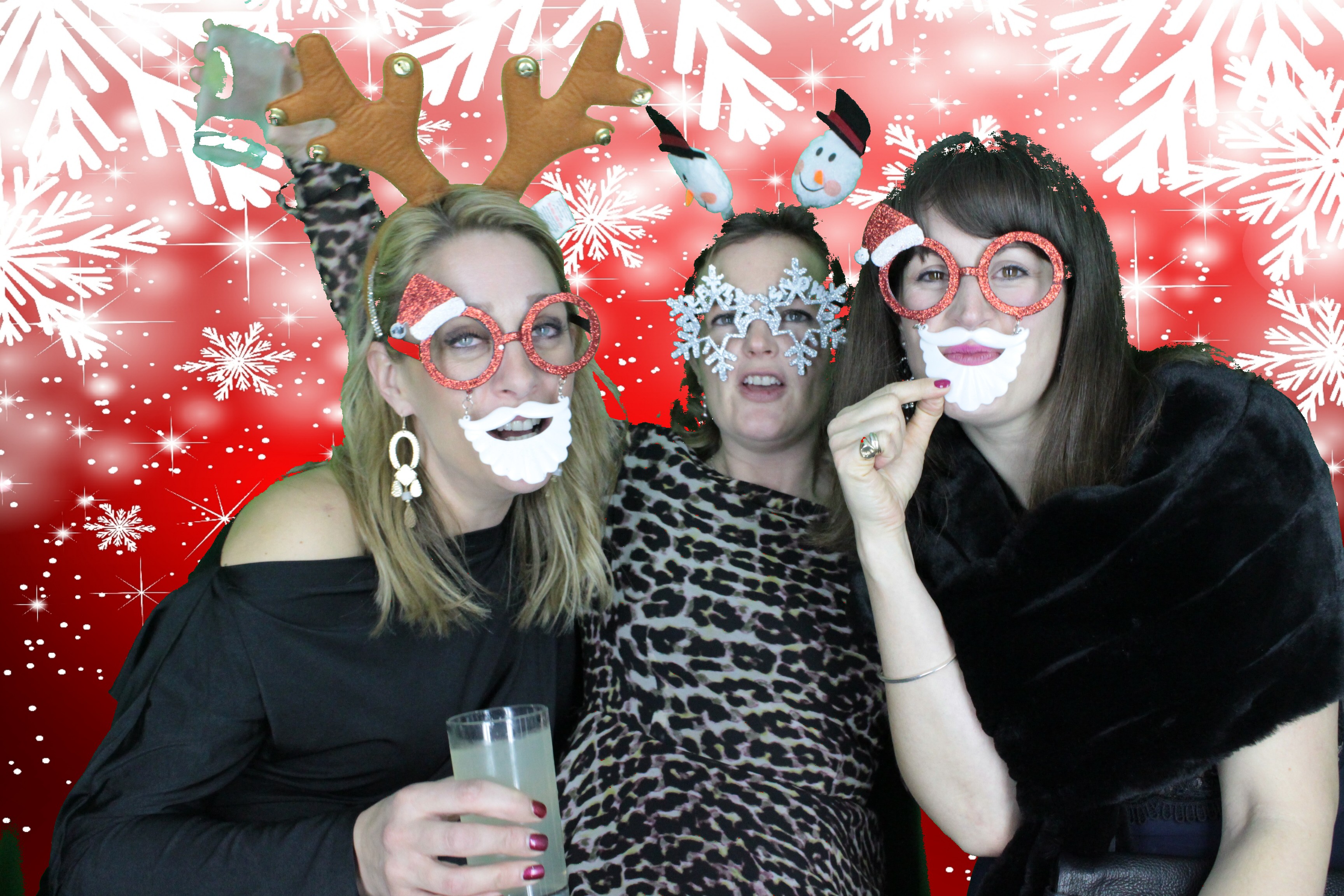 Upavon Officers' Mess Christmas Party | View more photos from the event at gallery.myphotoboothexperience.co.uk/u/MyPhotoBoothExperienceLtd/Upavon-Officers-Mess-Christmas-Party